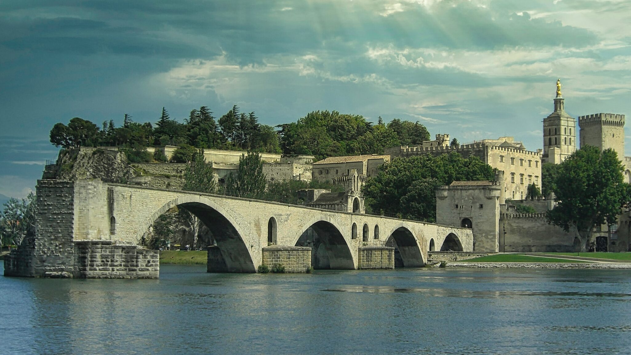 Avignon and French Wine Tour: France Itinerary