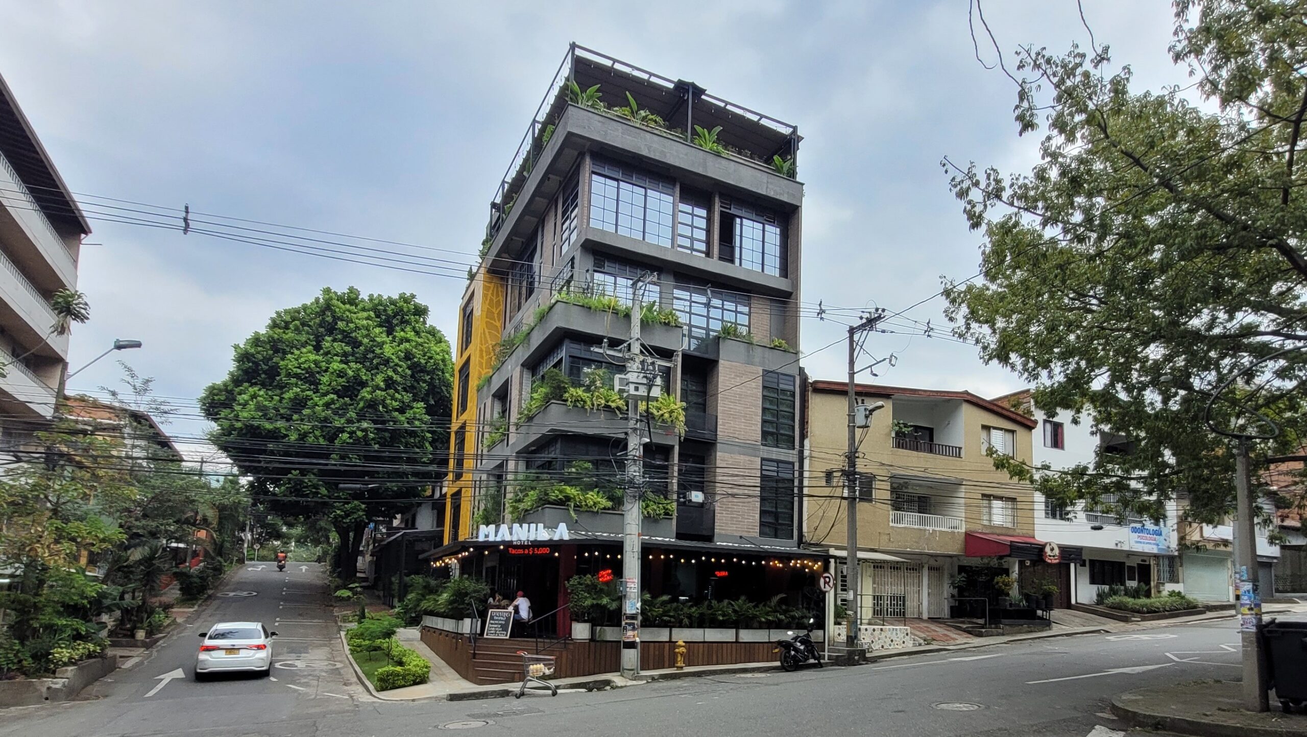 Manila Hotel Boutique Review – A Small Hotel in the Middle of El Poblado